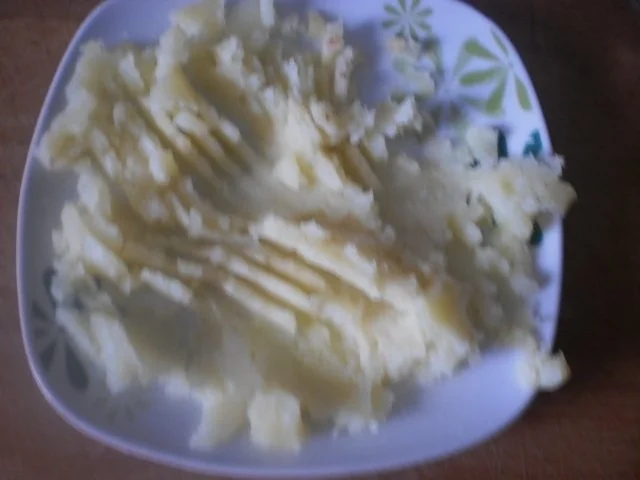 Rezept: Hackfleisch-Champignons mit Kartoffel-Feldsalat Bild Nr. 9 Hackfleisch-Champignons mit Kartoffel-Feldsalat - Rezept - Bild Nr. 9