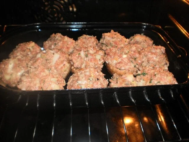 Rezept: Hackfleisch-Champignons mit Kartoffel-Feldsalat Bild Nr. 12 Hackfleisch-Champignons mit Kartoffel-Feldsalat - Rezept - Bild Nr. 12