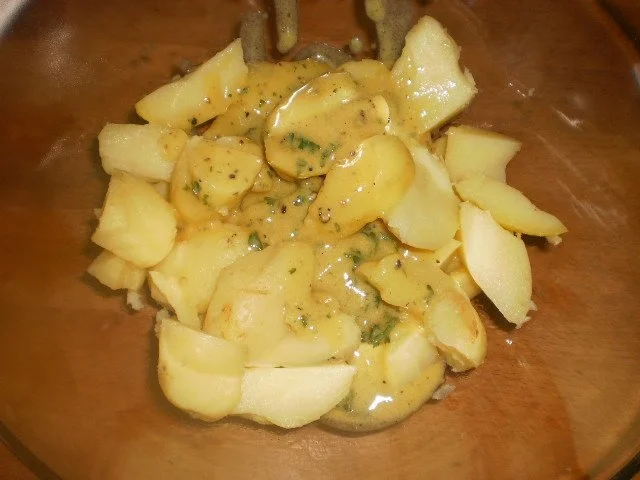 Rezept: Hackfleisch-Champignons mit Kartoffel-Feldsalat Bild Nr. 15 Hackfleisch-Champignons mit Kartoffel-Feldsalat - Rezept - Bild Nr. 15