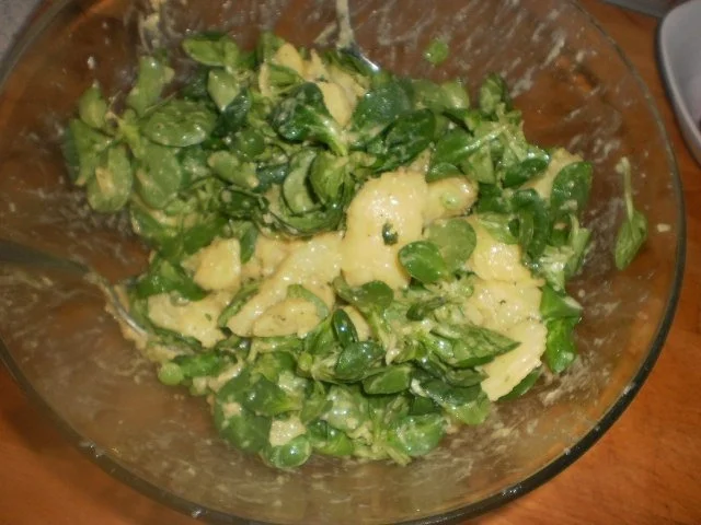 Rezept: Hackfleisch-Champignons mit Kartoffel-Feldsalat Bild Nr. 16 Hackfleisch-Champignons mit Kartoffel-Feldsalat - Rezept - Bild Nr. 16