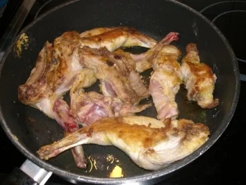 Kaninchen in Rotweinsauce - Rezept