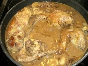 Kaninchen in Rotweinsauce - Rezept