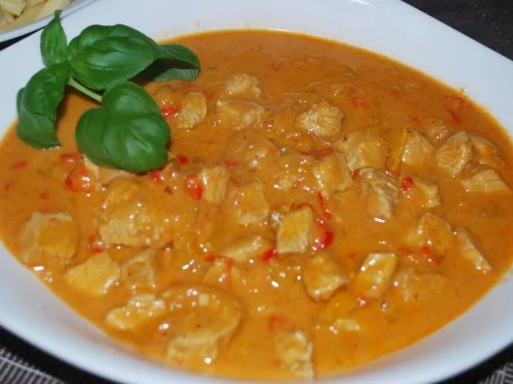 Rezept: Puten-Paprika-Ragout Puten-Paprika-Ragout - Rezept