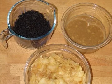 Rezept: Flódni * Apfel-Mohn-Walnuss-Kuchen Bild Nr. 2 Flódni * Apfel-Mohn-Walnuss-Kuchen - Rezept - Bild Nr. 2