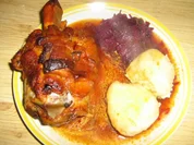 Schweinshaxen mit Kartoffelknödel und Rotkohl - Rezept