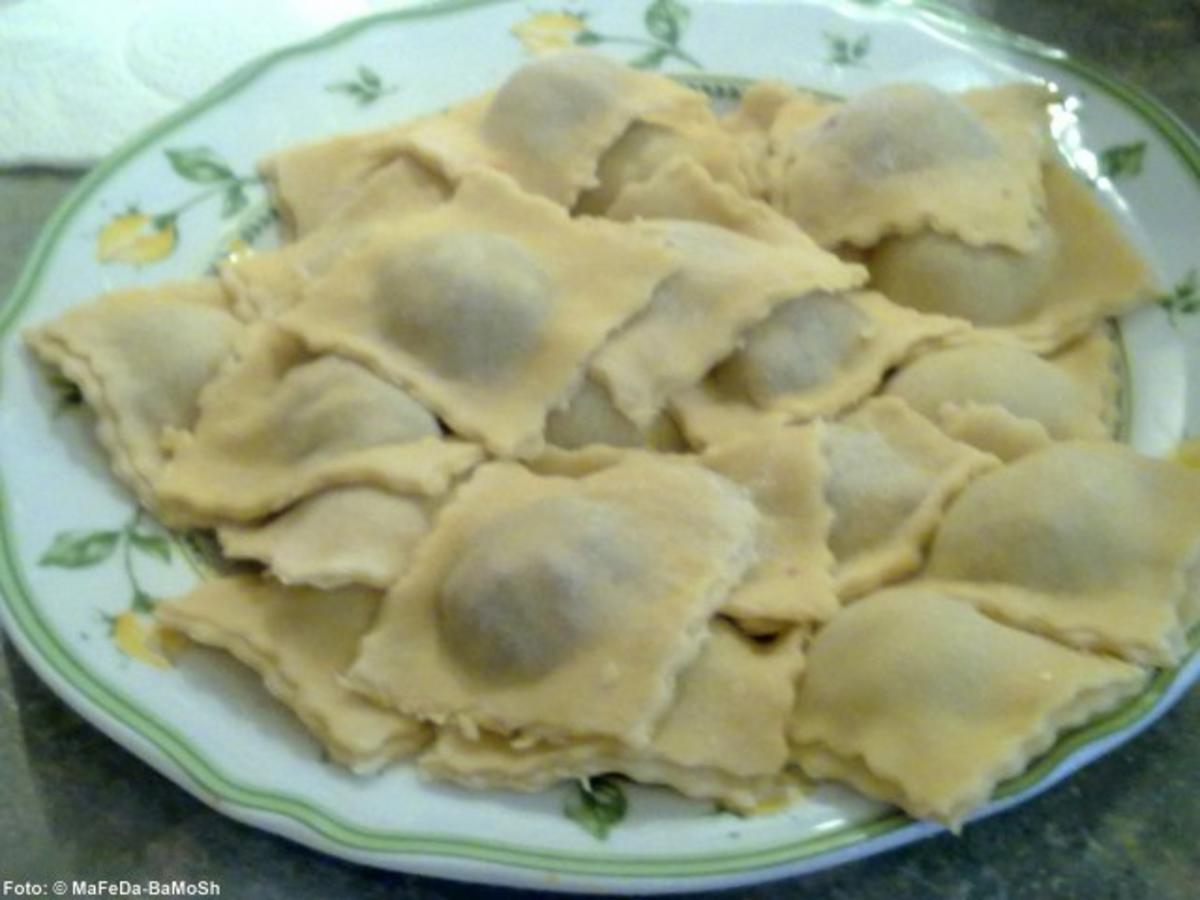 Bilder für Ravioli in Tomatensauce - Rezept