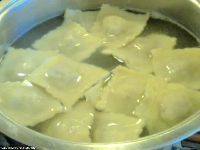 Rezept: Ravioli in Tomatensauce Bild Nr. 2 Ravioli in Tomatensauce - Rezept - Bild Nr. 2