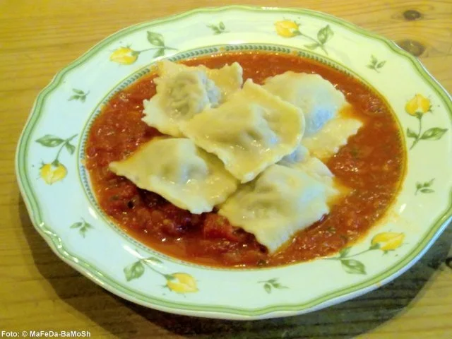 Rezept: Ravioli in Tomatensauce Bild Nr. 3 Ravioli in Tomatensauce - Rezept - Bild Nr. 3