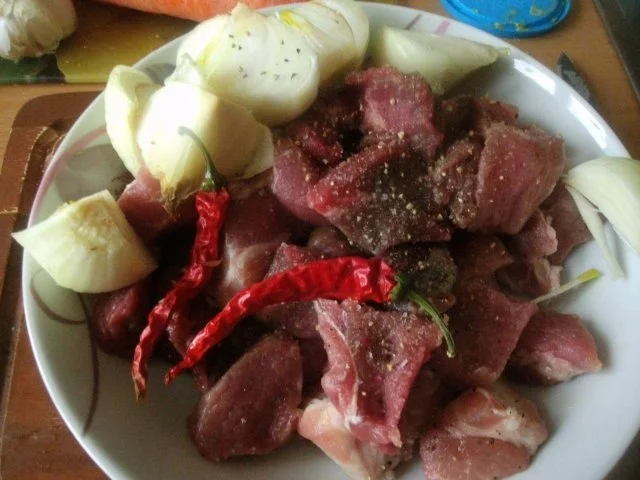 Fleischtopf : Gulasch halb und halb - Rezept - Bild Nr. 2