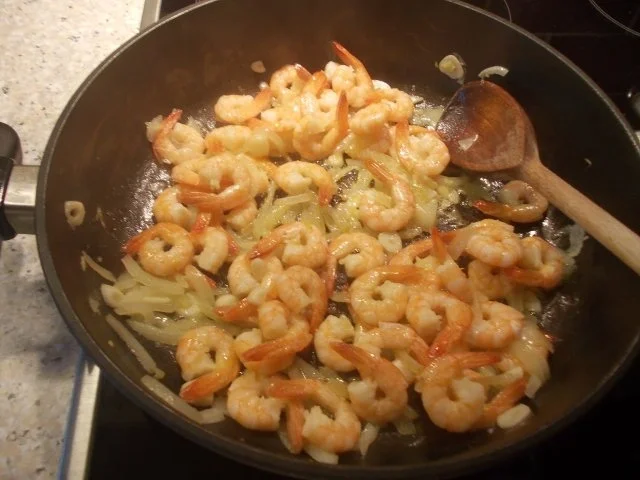 Scampi auf Tomatenragout und Penne - Rezept - Bild Nr. 4