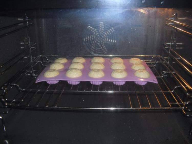 Petit Four Rezept mit Bild kochbar.de