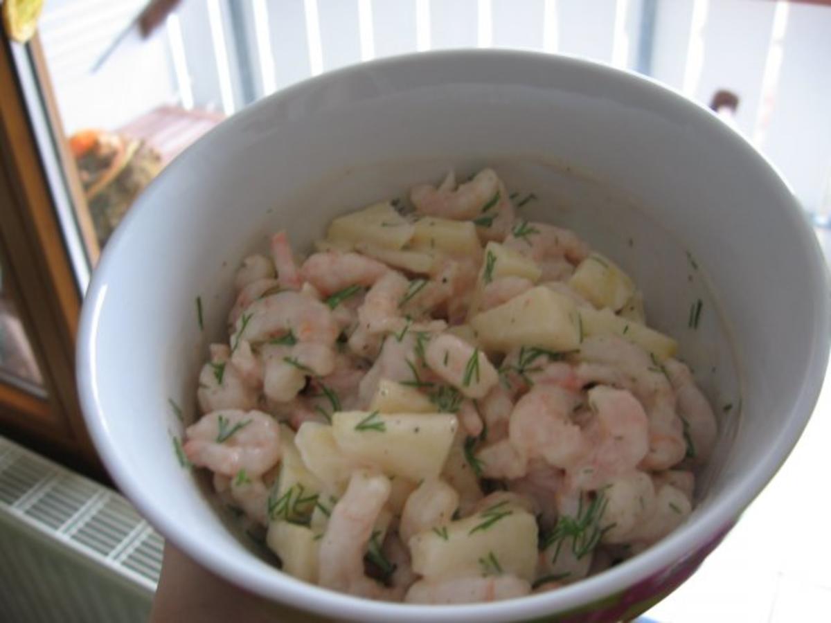 Bilder für Krabbencocktail mit Krabben klein (Shrimps) gegart und Apfel geschält frisch - Rezept