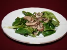 Feldsalat mit gebratenen Pilzen - Rezept
