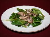 Feldsalat mit gebratenen Pilzen - Rezept
