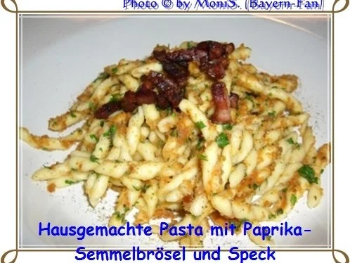 Rezept: Pasta mit Paprika - Semmelbrösel und Speckwürfel Pasta mit Paprika - Semmelbrösel und Speckwürfel - Rezept