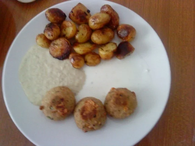 Rezept: Zwergi's Mini - Frikadellen an Mini - Bratkartoffeln mit Artischocken - Dip Bild Nr. 14 Zwergi's Mini - Frikadellen an Mini - Bratkartoffeln mit Artischocken - Dip - Rezept - Bild Nr. 14