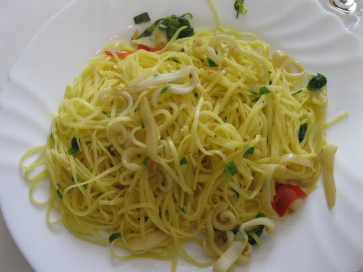 Tagliolini mit Calamaretti all&amp;#39;arrabbiata - Rezept - kochbar.de