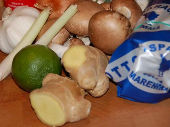 HÄHNCHENBRUST MIT GRÜNEM SPARGEL UND BRAUNEN CHAMPIGNONS AUS DEM WOK - Rezept - Bild Nr. 5