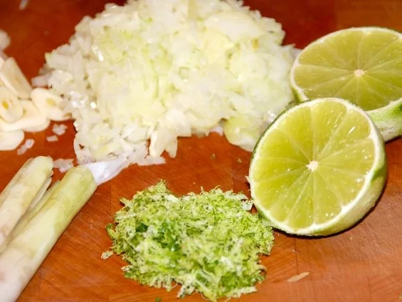 HÄHNCHENBRUST MIT GRÜNEM SPARGEL UND BRAUNEN CHAMPIGNONS AUS DEM WOK - Rezept - Bild Nr. 8