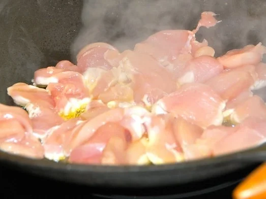 HÄHNCHENBRUST MIT GRÜNEM SPARGEL UND BRAUNEN CHAMPIGNONS AUS DEM WOK - Rezept - Bild Nr. 14