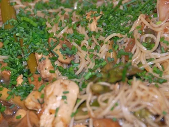 HÄHNCHENBRUST MIT GRÜNEM SPARGEL UND BRAUNEN CHAMPIGNONS AUS DEM WOK - Rezept - Bild Nr. 20