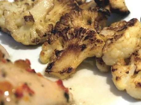 Fruchtig-scharfe Hähnchenbrust mit gebratenem Blumenkohl - Rezept - Bild Nr. 11