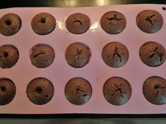 Rezept: Mini Coke Cakes Bild Nr. 4 Mini Coke Cakes - Rezept - Bild Nr. 4