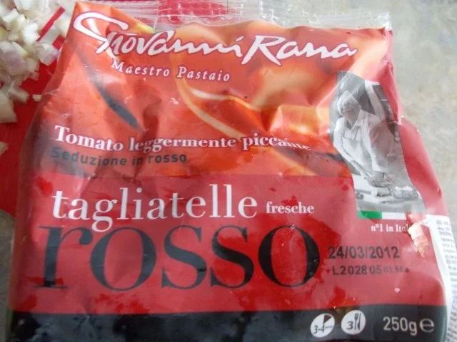 Gemüsegeschnezeltes mit roten Nudeln - Rezept - Bild Nr. 3