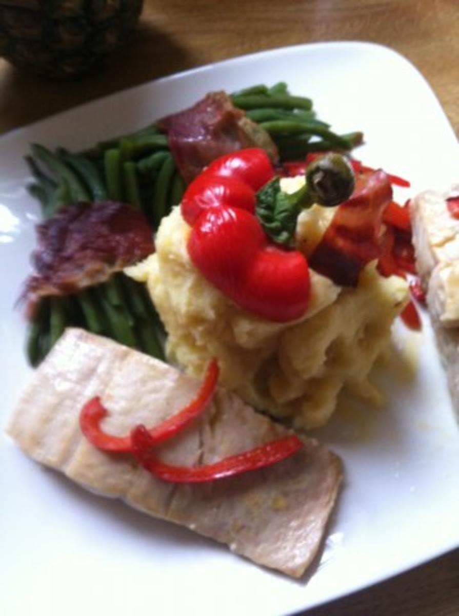 Bilder für Wildlachs-Filet mit Speckbohnen und Paprikastreifen mit Stampfkartoffeln - Rezept