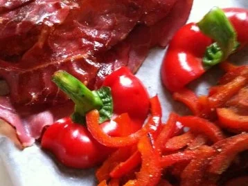 Rezept: Wildlachs-Filet mit Speckbohnen und Paprikastreifen mit Stampfkartoffeln Bild Nr. 5 Wildlachs-Filet mit Speckbohnen und Paprikastreifen mit Stampfkartoffeln - Rezept - Bild Nr. 5