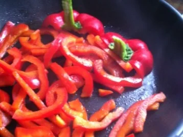 Rezept: Wildlachs-Filet mit Speckbohnen und Paprikastreifen mit Stampfkartoffeln Bild Nr. 6 Wildlachs-Filet mit Speckbohnen und Paprikastreifen mit Stampfkartoffeln - Rezept - Bild Nr. 6