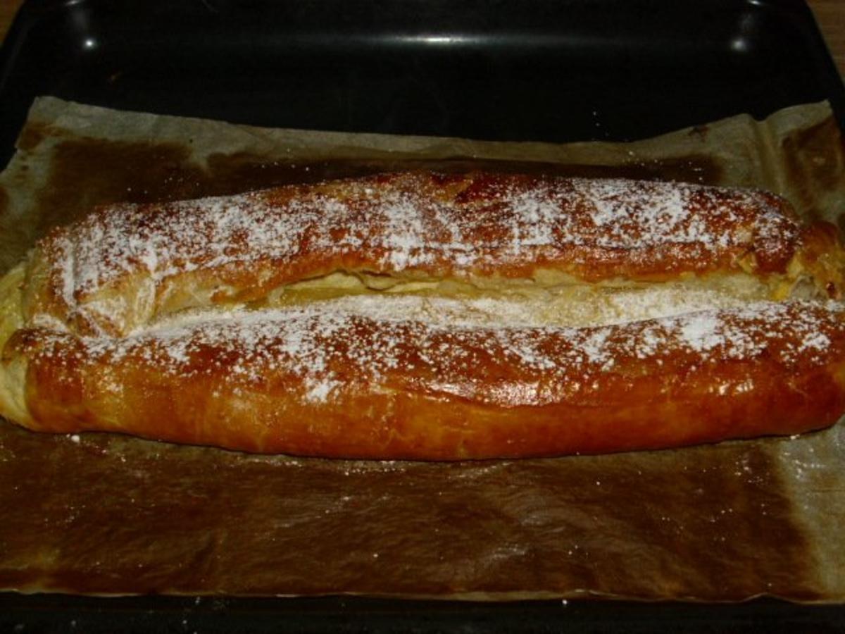 Blätterteig-Vanille Quarkstrudel - Rezept - kochbar.de