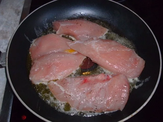 Rezept: Gefüllte Hähnchenbrüstchen Bild Nr. 3 Gefüllte Hähnchenbrüstchen - Rezept - Bild Nr. 3