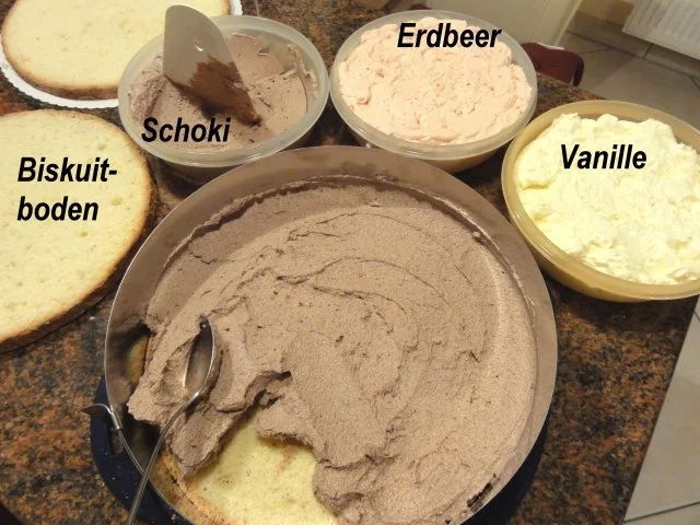 Rezept: Biskuit: BUTTERCREME " FÜRST - PÜCKLER - ART " Bild Nr. 9 Biskuit: BUTTERCREME " FÜRST - PÜCKLER - ART " - Rezept - Bild Nr. 9