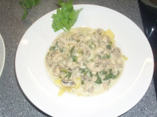 Geschnetzeltes mit Champignons und Bandnudeln - Rezept