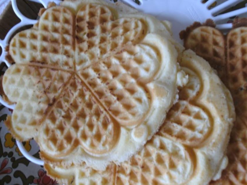 Waffeln sehr fein - einfach - 590 kcal/100g Waffeln sehr fein - einfach - 590 kcal/100g