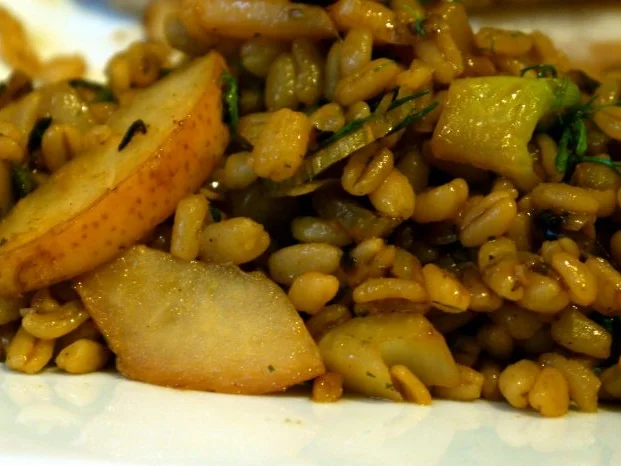 Curry-Ebly mit geröstetem Fenchel und Birnen - Rezept