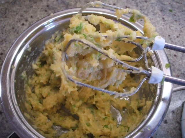 Rezept: Fingerfood: Miniwindbeutel mit Kaviar-Füllung Bild Nr. 7 Fingerfood: Miniwindbeutel mit Kaviar-Füllung - Rezept - Bild Nr. 7