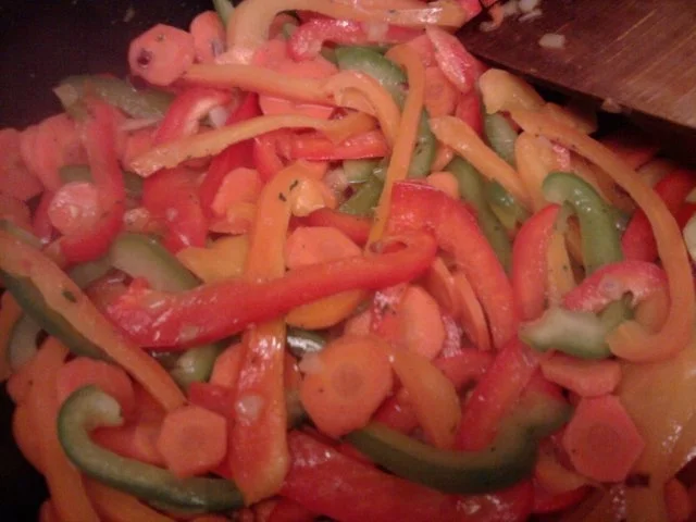 Rezept: Bunter Makkaroni-Auflauf Bild Nr. 7 Bunter Makkaroni-Auflauf - Rezept - Bild Nr. 7