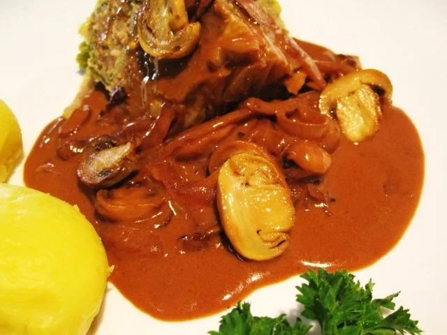 Rezept: Rotwein-Zwiebelsoße mit Pilzen Bild Nr. 5 Rotwein-Zwiebelsoße mit Pilzen - Rezept - Bild Nr. 5