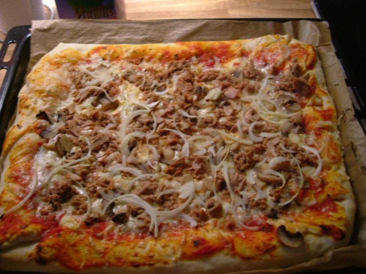 Pizza Tonno - Rezept