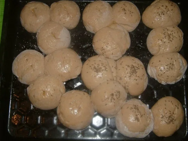 Heinzis Bauernbrötchen mit Kümmel - Rezept - Bild Nr. 2