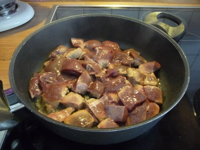 Rezept: Leber in Stückchen mit Tortellini Bild Nr. 2 Leber in Stückchen mit Tortellini - Rezept - Bild Nr. 2