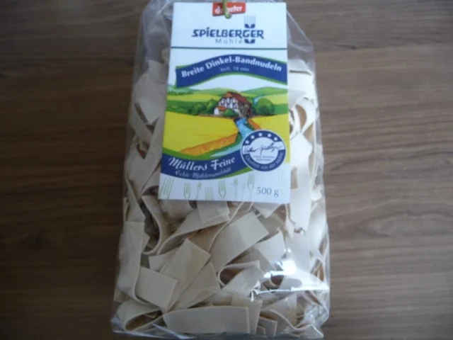 Fleischlos : Räuchertofu mit Fenchel-Rahm-Spinat an Dinkelnudeln - Rezept - Bild Nr. 10