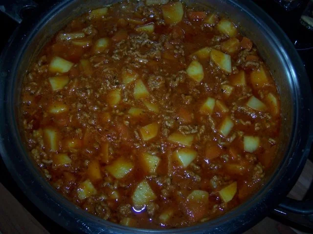 Rezept: Bauerntopf mit Hackfleisch und Kartoffeln Bauerntopf mit Hackfleisch und Kartoffeln - Rezept