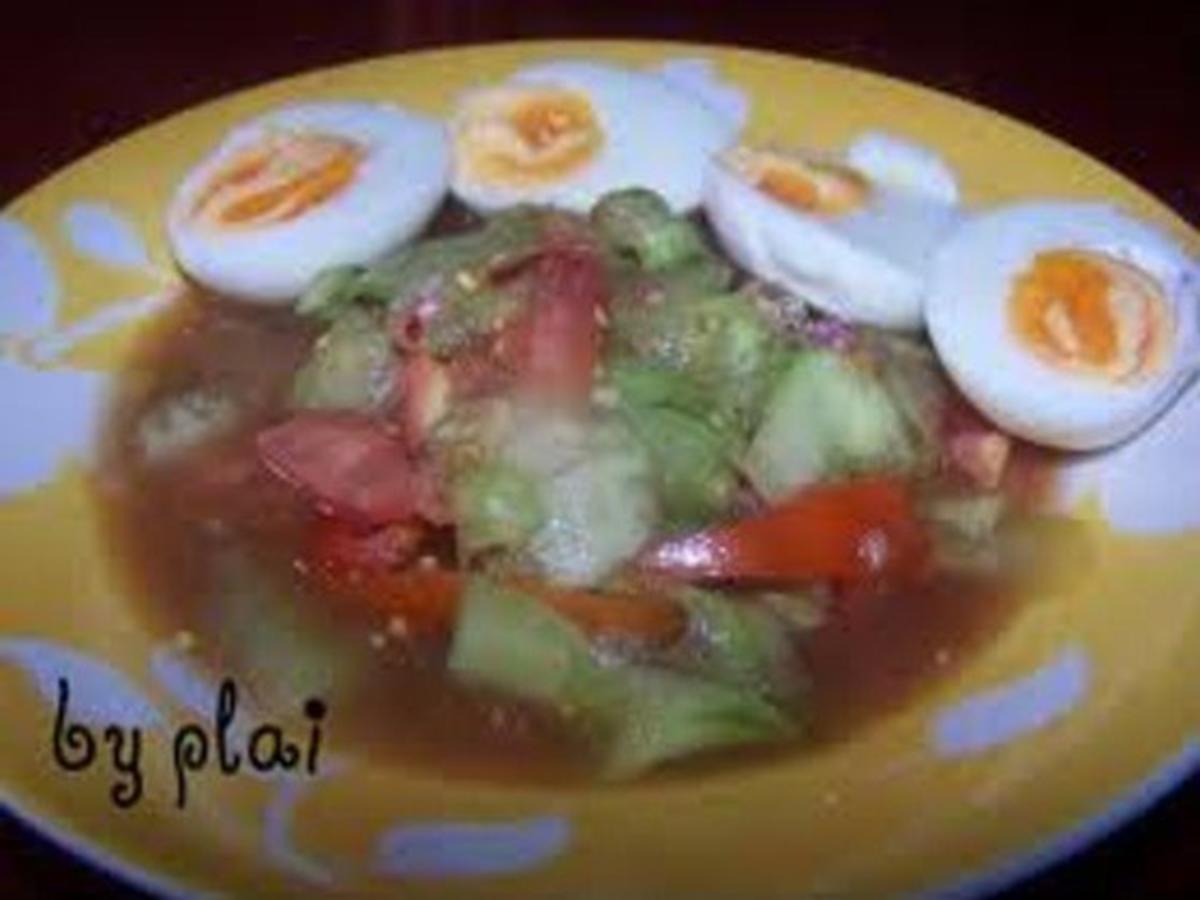 Thailändischer Gurkensalat mit Eiern (Tam Teang) - Rezept