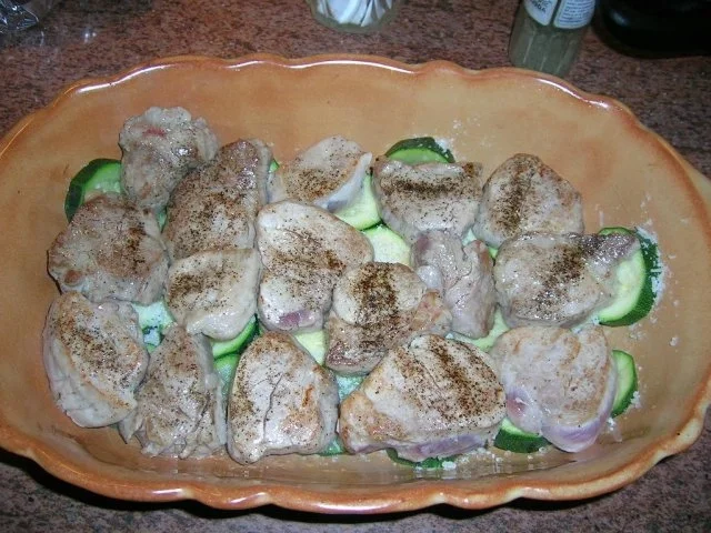 Schweinefilet mit Zucchini und Mozzarella überbacken - Rezept - Bild Nr. 3