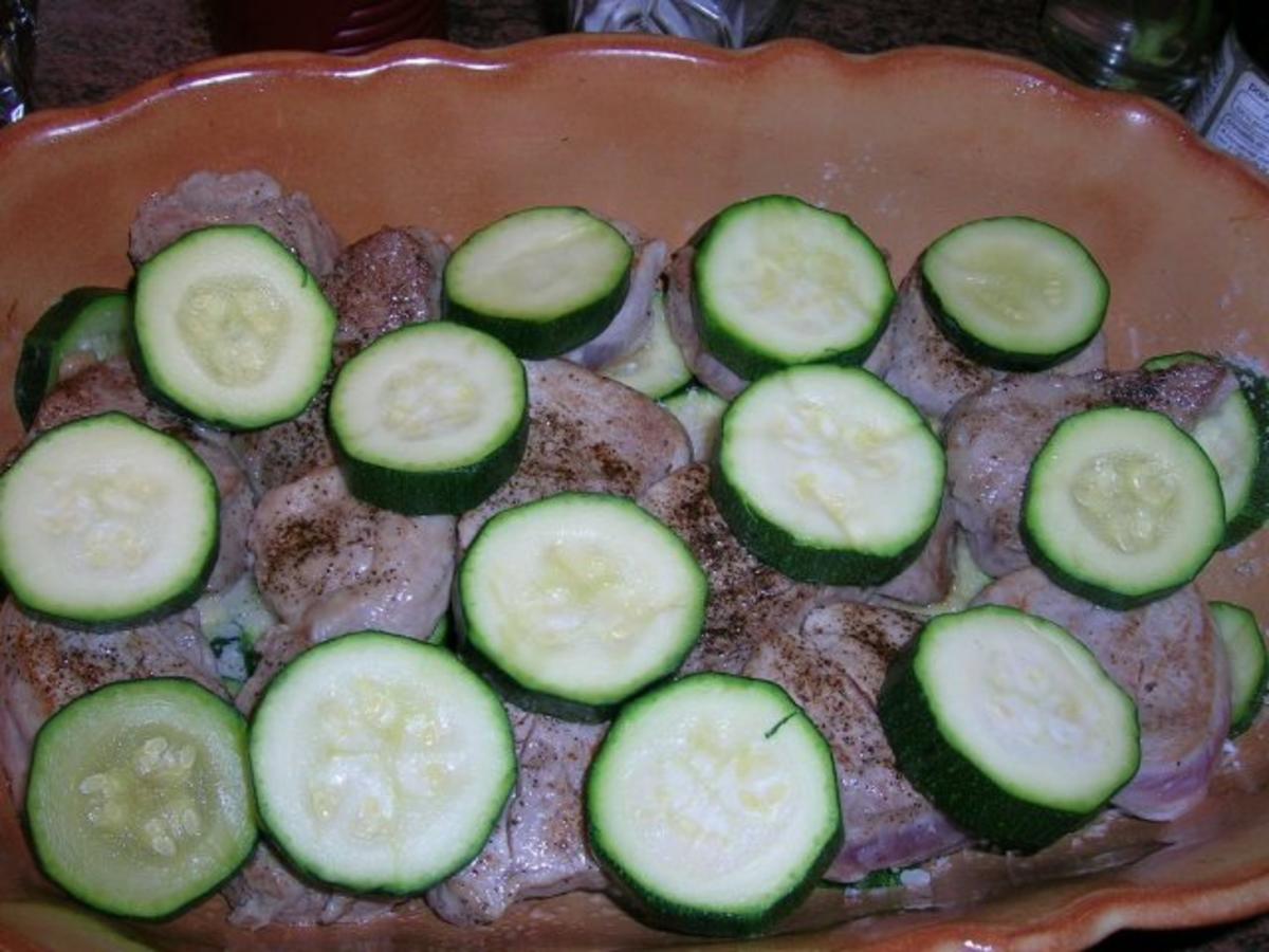 Schweinefilet mit Zucchini und Mozzarella überbacken - Rezept - Bild Nr. 4