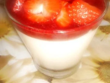 Weiße Schokomousse mit Beeren - Rezept