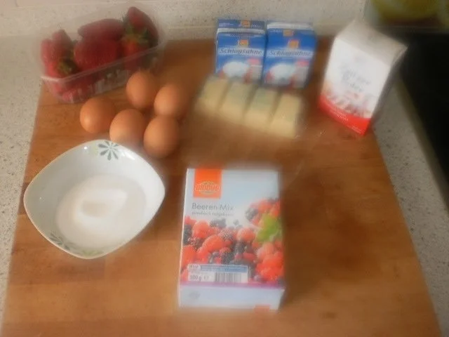 Weiße Schokomousse mit Beeren - Rezept - Bild Nr. 2